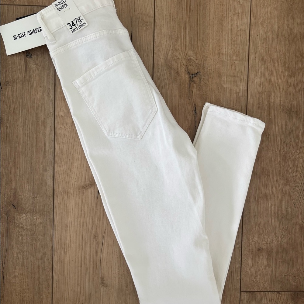 Zara Women's White High-Rise Shaper Jeans